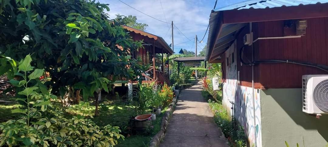 Ella'S Place Salang Tioman Hotel Exterior photo